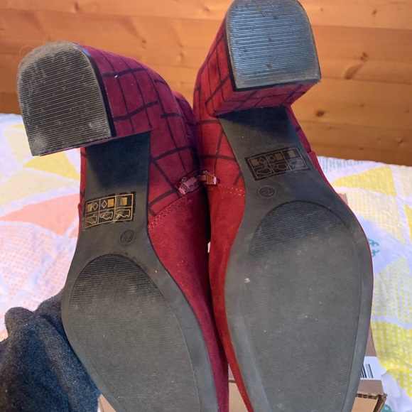 Red Booties - Picture 4 of 4